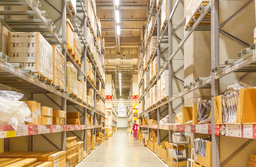 AI赋能网络工程 叉车机器人的智能物流革命